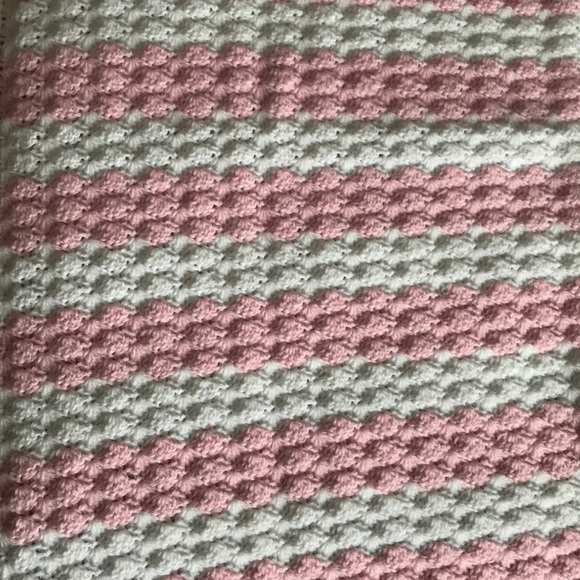 Handmade Crotchet Pink and White Throw Blanket - Picture 4 of 5